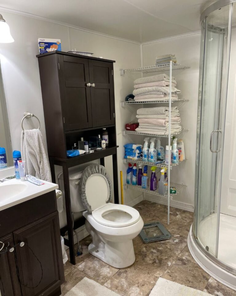 Airbnb bathroom - before